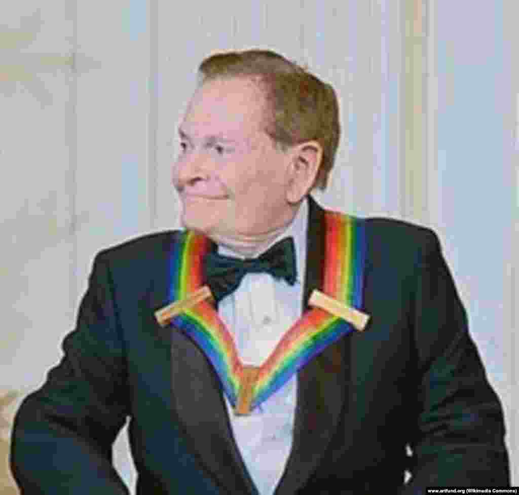 Бродвейский композитор Джерри Херман, автор мюзиклов "Хелло, Долли!" и «Молоко и мёд» и других и автор лирических текстов. Диагноз "ВИЧ-позитивный" был поставлен ему в 1985 году. Он предложил себя для экпериментального лечения опытными препаратами о СПИДа и заявляет, что и теперь, 25 лет спустся, "жив и активен". 