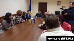 Крымчане в представительстве президента Украины в Крыму, Херсон, 22 ноября 2017 год