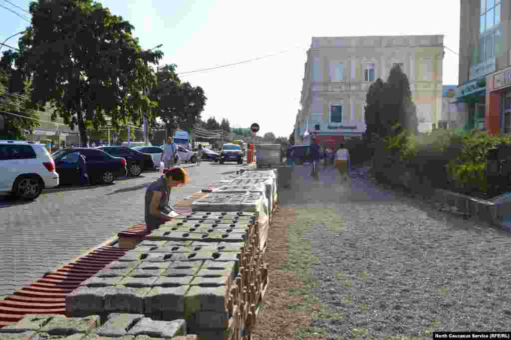 Жители приспосабливаются к новым условиям