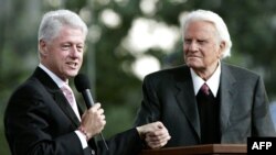 Біллі Грем (п) і Білл Клінтон в 2005 році
