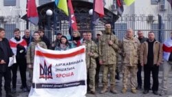 Активисты под посольством России в Киеве выступили против аннексии Крыма (видео) Активисты под посольством России в Киеве выступили против аннексии Крыма (видео)