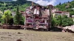 Наводнение в Турции: десятки погибших и массовая эвакуация (видео) Наводнение в Турции: десятки погибших и массовая эвакуация (видео)