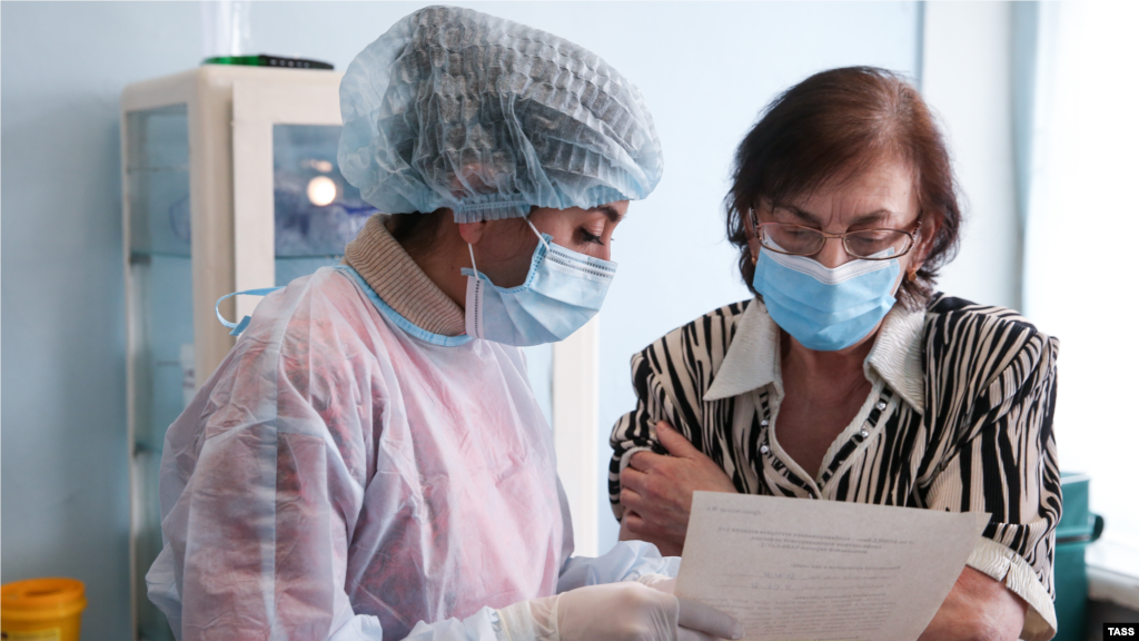 Пациенту выдается специальная памятка о поведении после вакцинации 