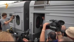 Алексея Навального встречают на Ярославском вокзале Алексея Навального встречают на Ярославском вокзале