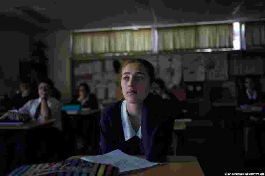 Галстян, ученица двуязычной армяно-английской школы в пригороде Сиднея, Австралия.  