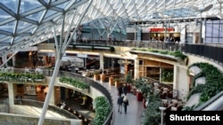 Торговельний центр у Варшаві, лютий 2016 року