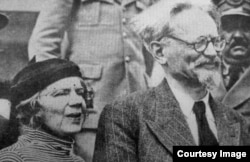 Троцкий с женой в Мексике, 1937