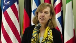 Крістіна Квін під час брифінгу з Денисом Шмигалем на Яворівському полігоні (відео) Крістіна Квін під час брифінгу з Денисом Шмигалем на Яворівському полігоні (відео)