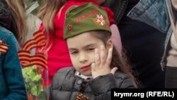 Діти 9 травня в окупованому Севастополі, архівне фото