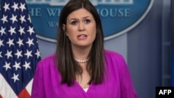 Сара Сандерс