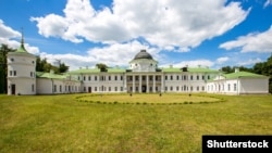 Палац родини Тарновських у Качанівці Чернігівської області (сучасний вигляд)