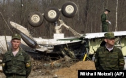 На місці «Смоленської катастрофи», фото 13 квітня 2010 року