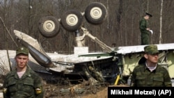 На місці «Смоленської катастрофи», фото 13 квітня 2010 року