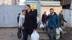 "Димон, продай дачи, построй дороги!" "Димон, продай дачи, построй дороги!"