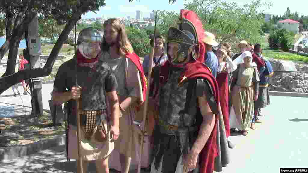 В Севастополе в археологическом заповеднике «Херсонес Таврический» прошли праздничные мероприятия, посвященные Дню археолога, 19 августа 2017 года