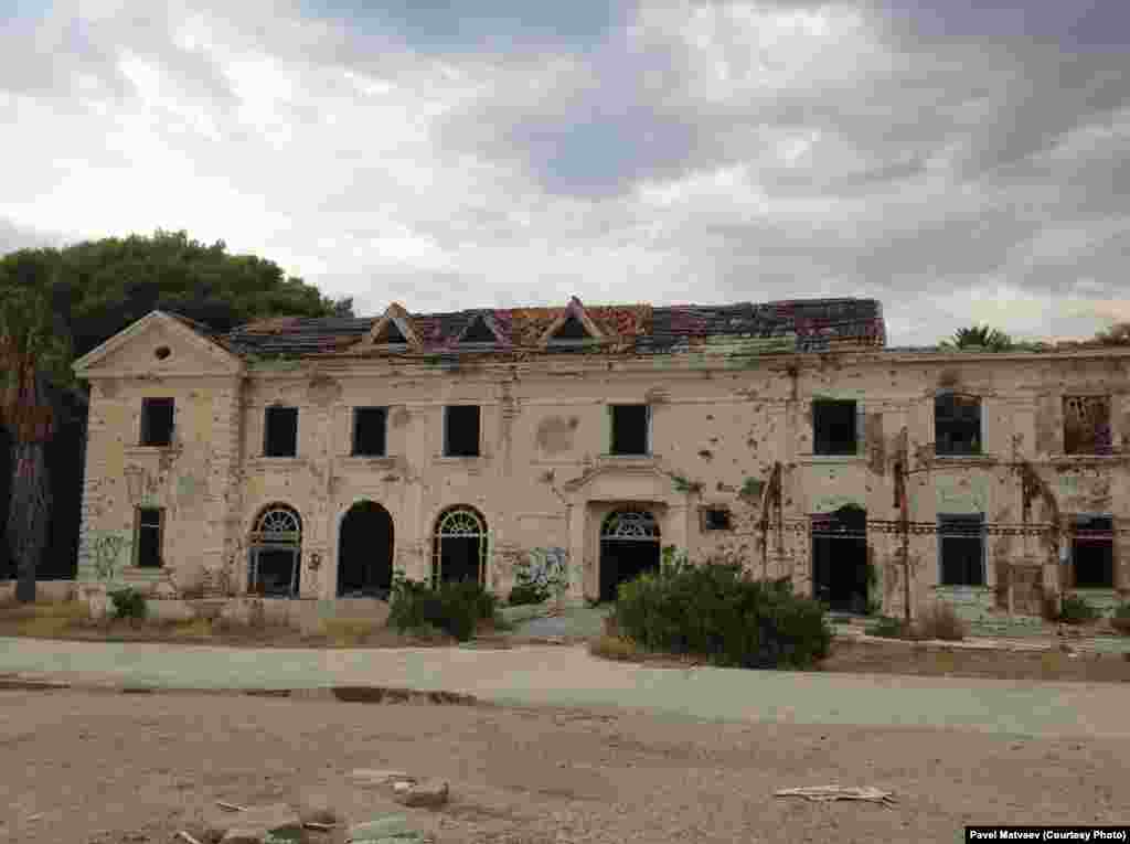 Отель "Гранд", фасад