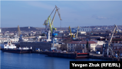 Причали Севастопольського морського заводу, архівне фото