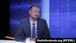 За словами Шкарлета, двома дозами вакцинувувалися майже 76% працівників спеціалізованих закладів та майже 62% вихователів садочків