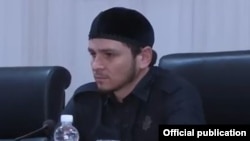 Хас-Магомеду Кадирову 30 років, він вже побував на кількох державних службах