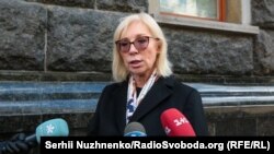 На окупованих територіях Донецької і Луганської областей російські паспорти отримали майже 600 тисяч українських громадян, повідомила омбудсмен