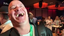 «Чому ви ще тверезі?» – Кошовий та Пікалов реагують на дані екзит-полу (відео) «Чому ви ще тверезі?» – Кошовий та Пікалов реагують на дані екзит-полу (відео)