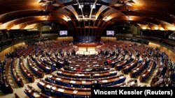 26 червня Парламентська асамблея Ради Європи погодилася повернути делегацію Росії без жодних санкцій