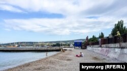 Феодосійський пляж в період курортного сезону 2016 року