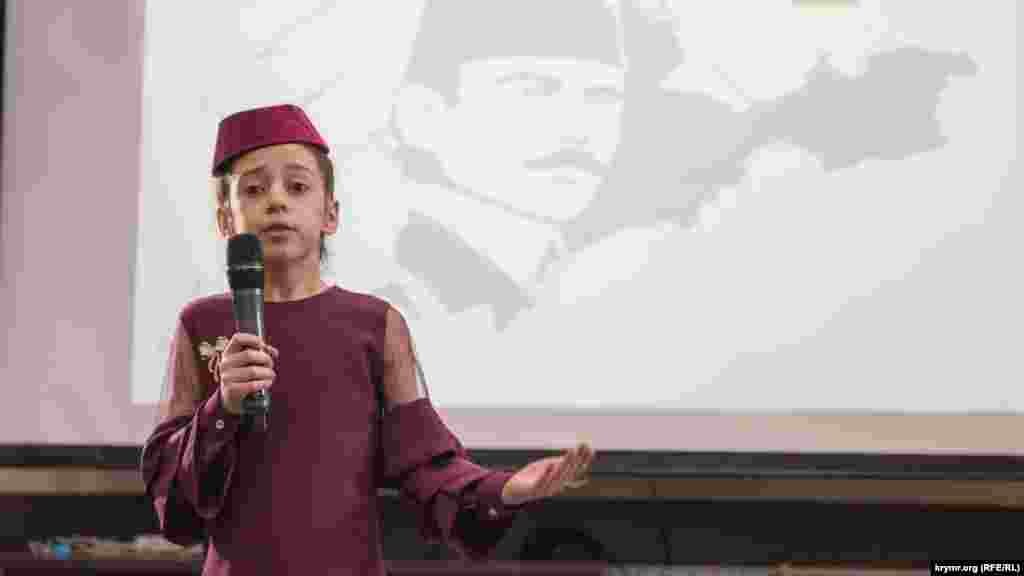 Лейля Абибулла из Красноперекопского района заняла 1-е место в номинации «Декламация стихов» среди учеников 5-8 классов