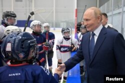 Președintele rus a vizitat orașul Magadan în drum spre Alaska.