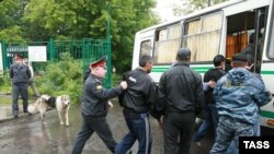 К повышенному вниманию со стороны милиции мигрантам в Москве не привыкать.