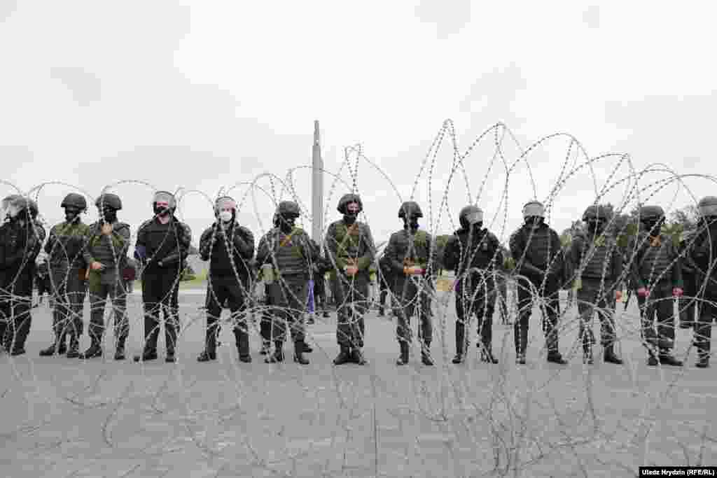 The Defense Ministry issued a statement the same day describing the protesters as &quot;fascists,&quot; and saying that it had deployed forces to protect war memorials from being desecrated. The ministry warned that the army would &quot;deal with&quot; what it described as any violation of peace and order in such places.