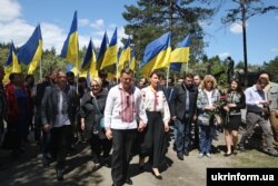 Олег Ляшко і його дружина Росіта Сайранен (у центрі). Київ, травень 2018 року