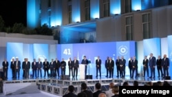 საკრებულოს დეპუტატების წარდგენას არ დასწრებია პარტიის საპატიო თავმჯდომარე ბიძინა ივანიშვილი.