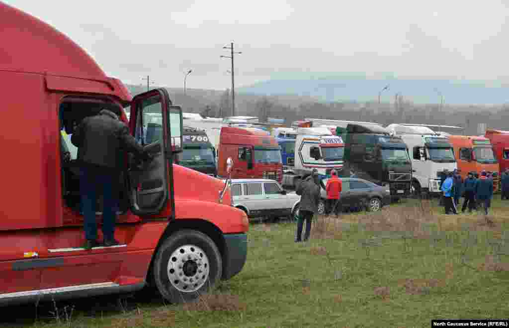 Учитывая дорожающее топливо и сборы в рамках системы "Платона", выручка за тяжелый труд резко снизится, говорят водители.
