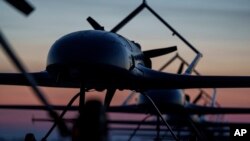 Безпілотники далекого радіусу дії Ан-196 «Лютий» очікують на зліт у нерозголошеному місці, Україна, 28 лютого 2025 року