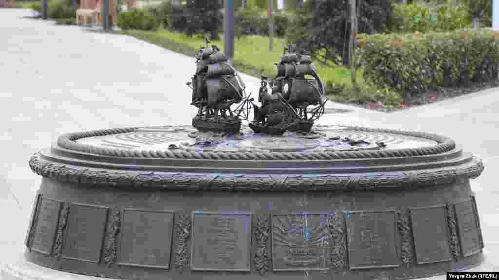 Памятный знак подвигу брига «Меркурий»