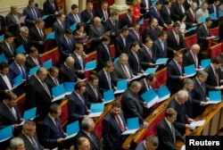 Новообрані народні депутати Верховної Ради VIII скликання приймають присягу. Київ. 27 листопада 2014 року