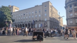 Peti dan demonstranti blokiraju, policija uklanja blokade saobraćajnica u Srbiji