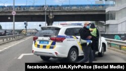 1 червня поліція отримала анонімне повідомлення про замінований міст Метро в Києві