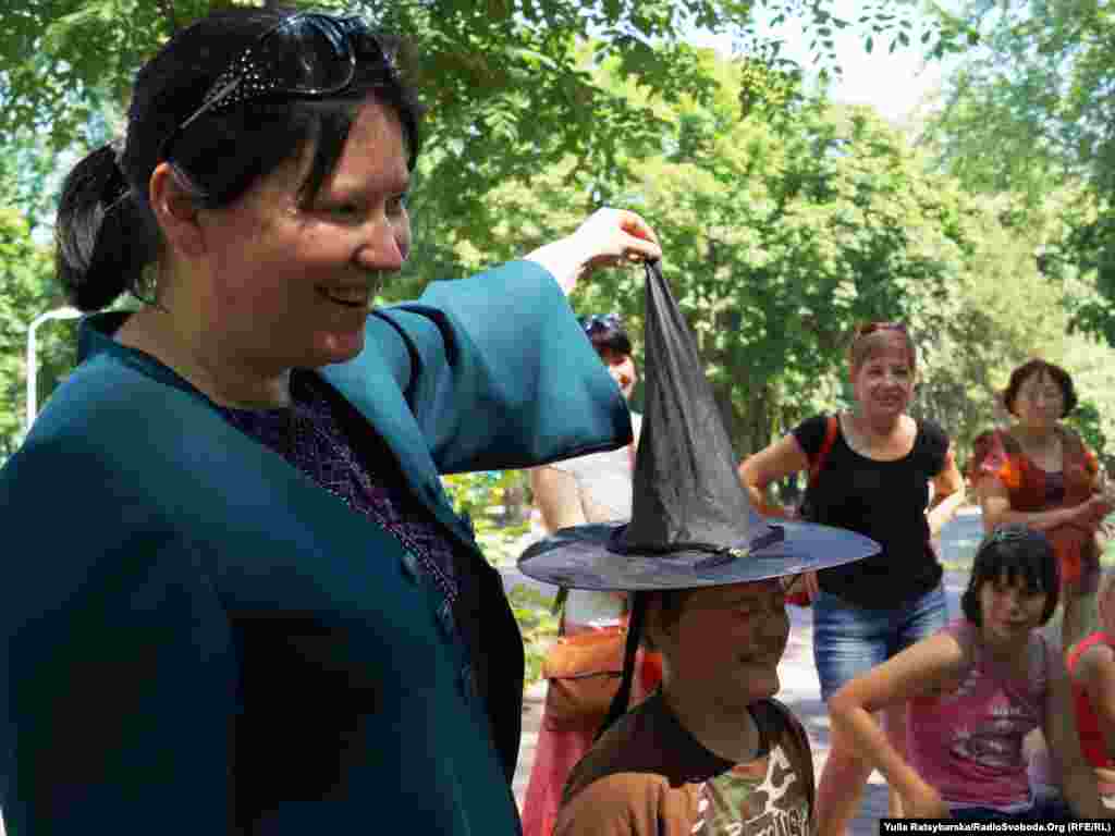 Міряли «чарівного» капелюха