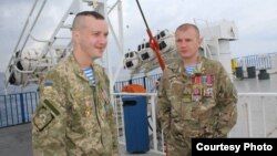 Солдати Сергій Приймак і Олександр Скрипнюк (праворуч), фото з особистого архіву Скрипнюка