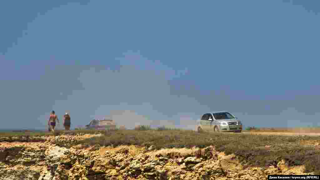 Попасть к Чаше любви и Атлеш можна по воде и по суше. Пешая прогулка, однако, довольно длительная для туристов – отдыхающие чаще едут туда на собственных авто