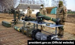 Протитанкові ракетні комплекси на військових навчаннях ЗСУ на полігоні в Рівненській області, 16 лютого 2022 року