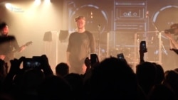 "А эти ночи в Крыму теперь кому?" "А эти ночи в Крыму теперь кому?"