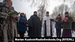 Прихильники УПЦ (МП) на святковій літургії