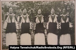 Давня фотографія з родинних альбомів мешканців Борщівщини