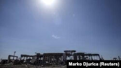 Руїни Міжнародного аеропорту «Луганськ» після боїв Збройних сил України угрупованням «ЛНР», 14 вересня 2014 року