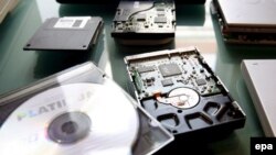 Prestupnici sadržaje dječje pornografije spašavaju na diskete, CD-ove ili hard diskove