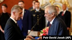 Андрей Бабіш (л) і Мілош Земан (п)