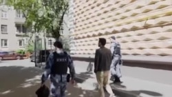 Обыски у политика Дмитрия Гудкова и его семьи Обыски у политика Дмитрия Гудкова и его семьи